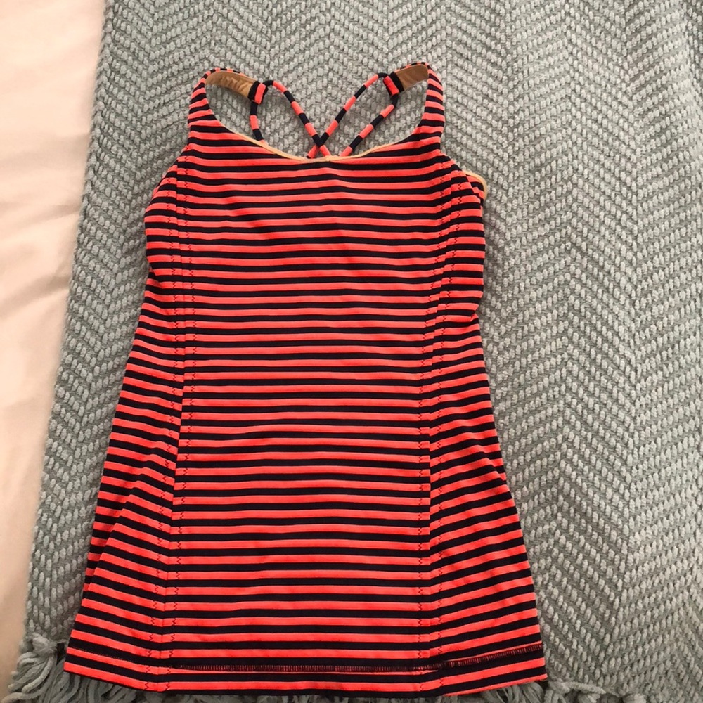 Lululemon Size 2 Workout shirt